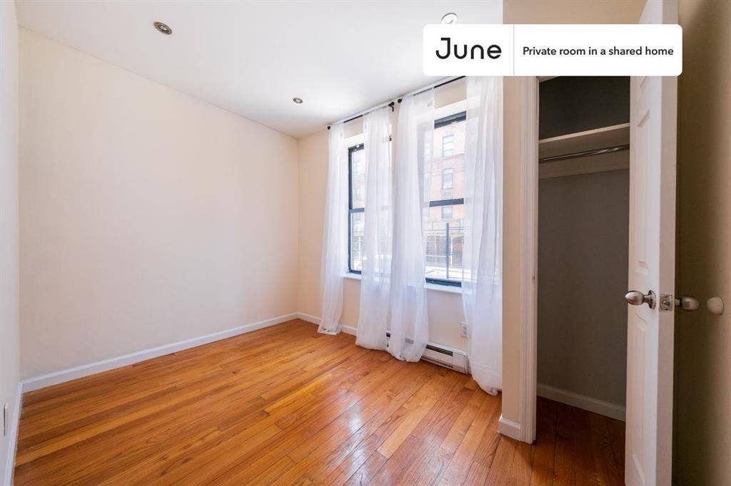 4 BR in New York City