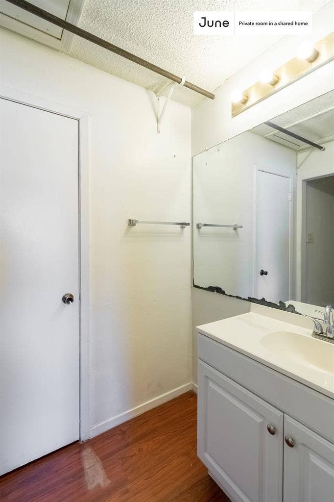 2 BR in Austin