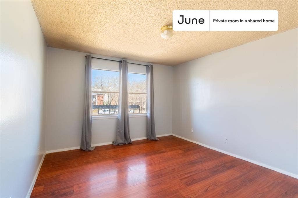 2 BR in Austin