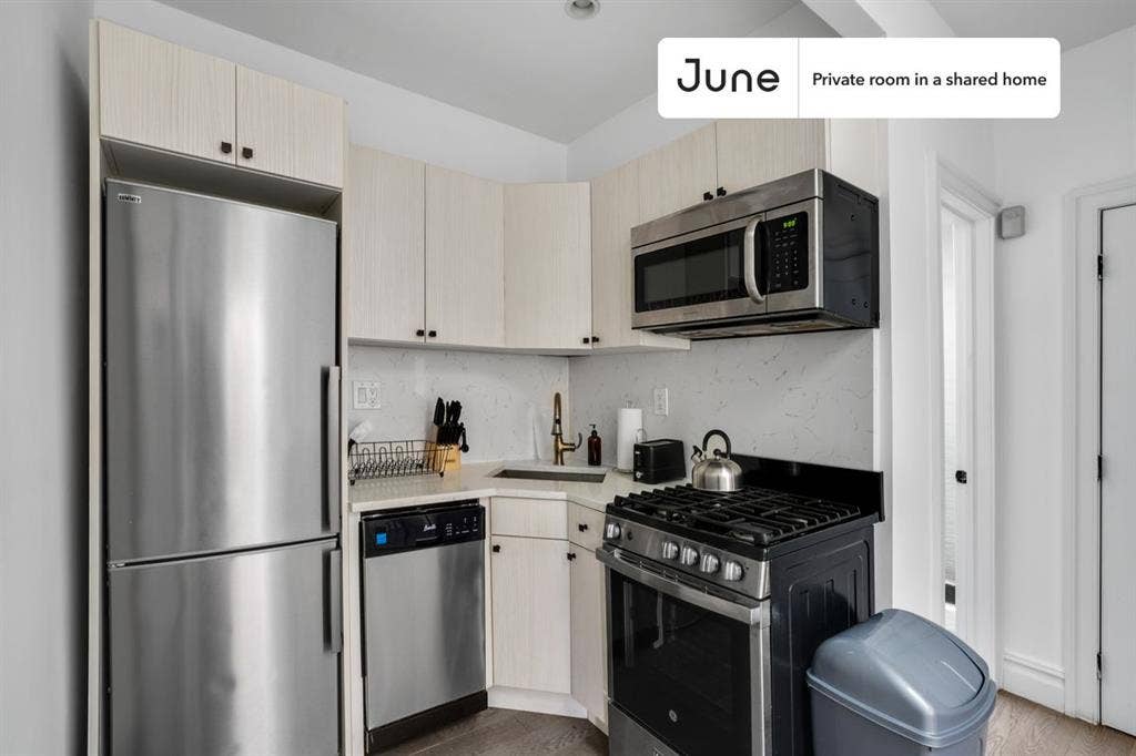2 BR in New York City