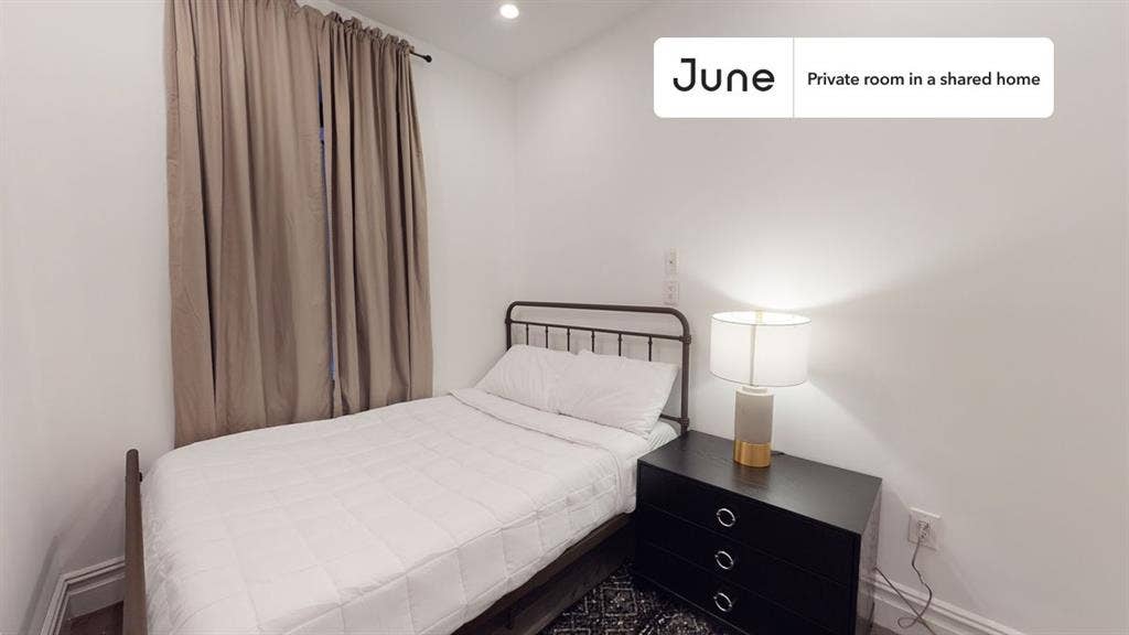 2 BR in New York City