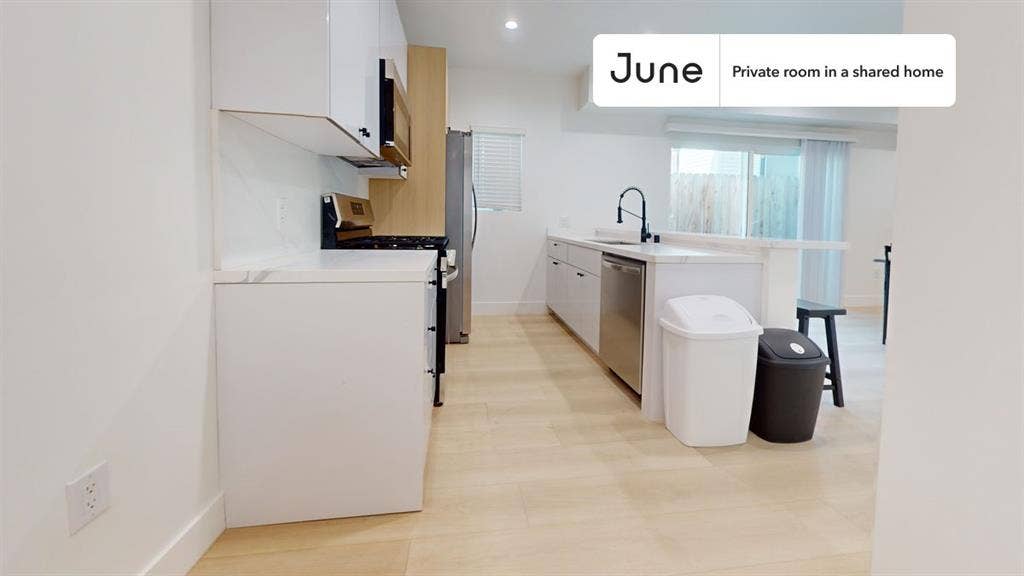 3 BR in Los Angeles
