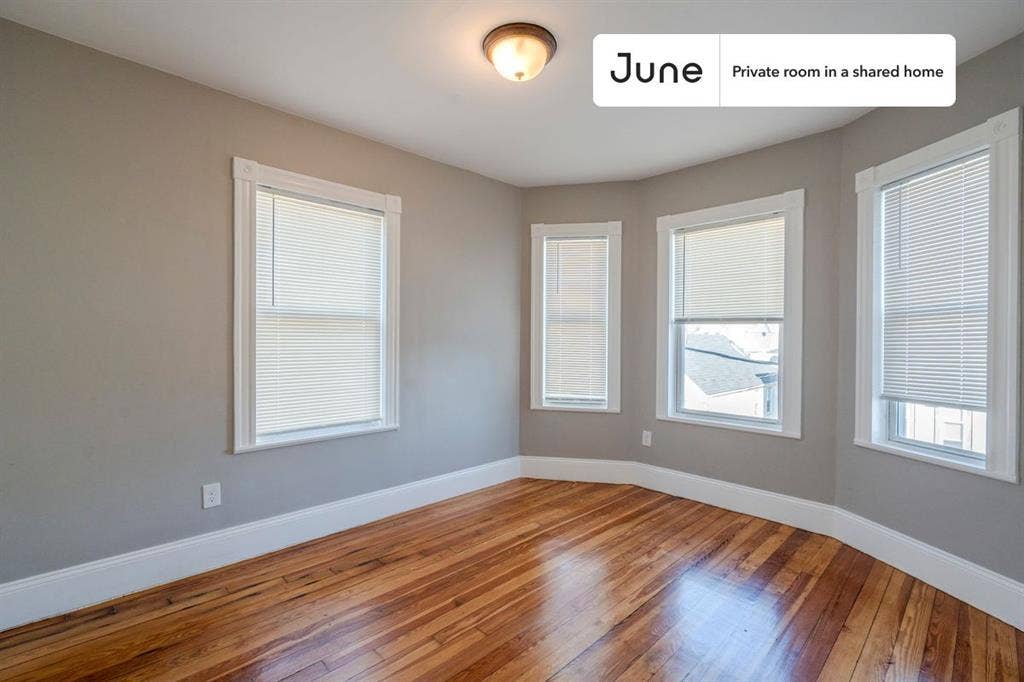 4 BR in Boston