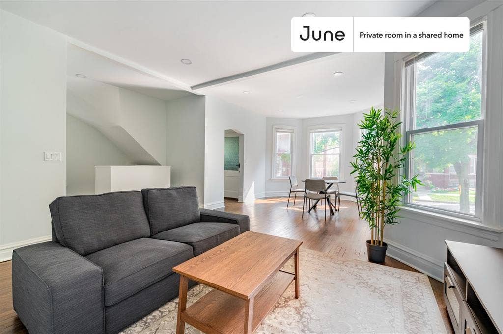 4 BR in Chicago