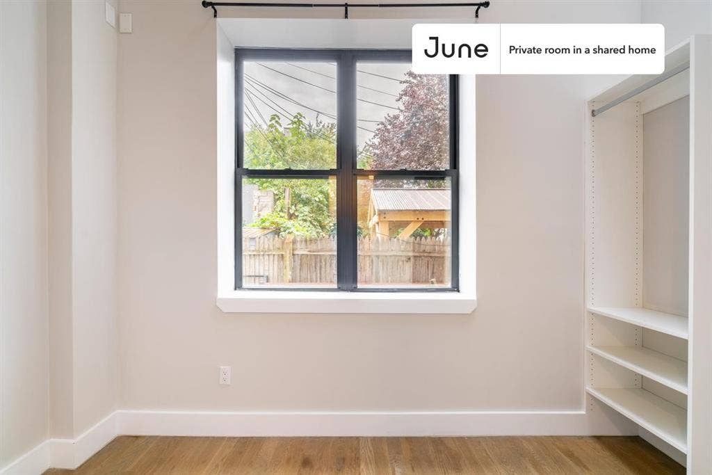 6 BR in New York City