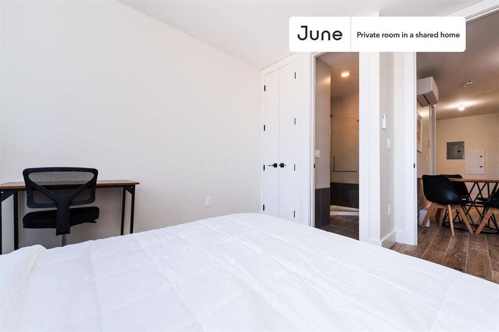 2 BR in New York City