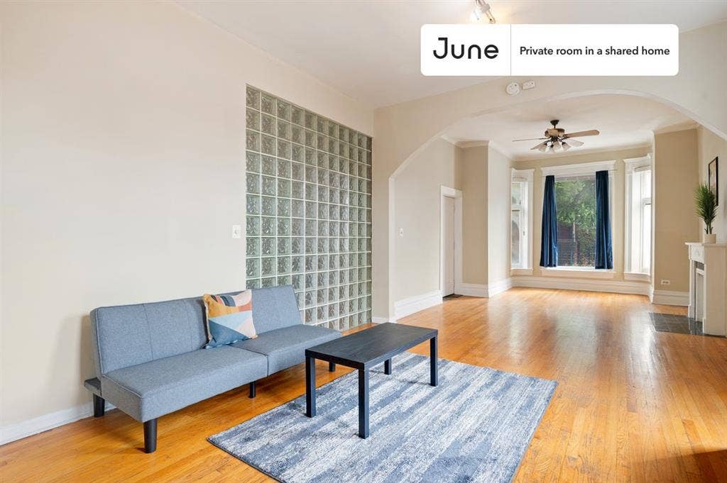3 BR in Chicago