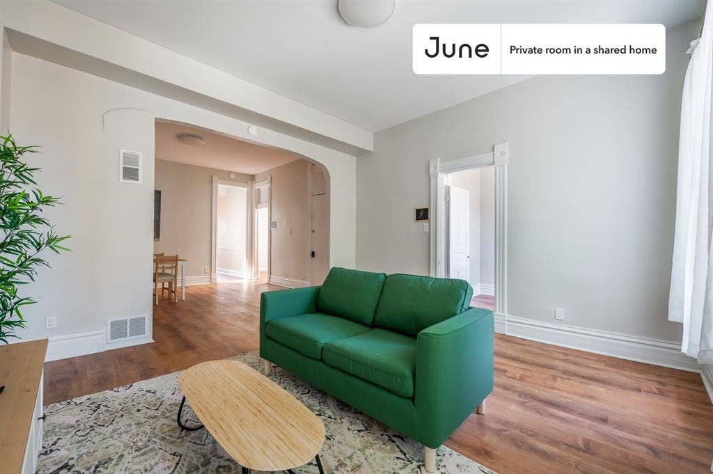 3 BR in Chicago
