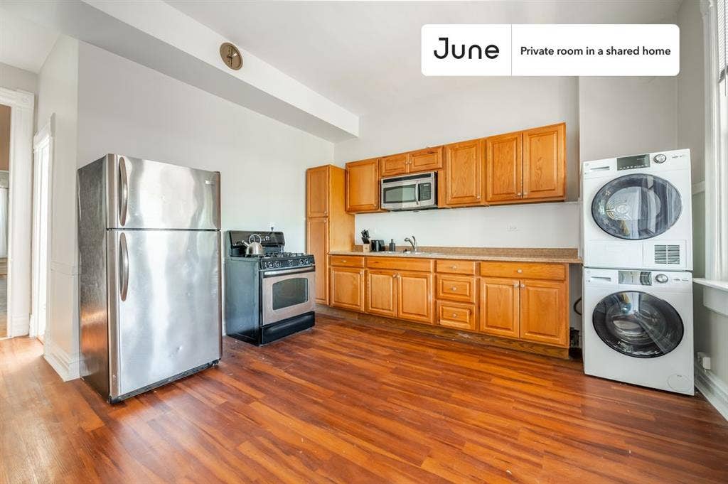 3 BR in Chicago