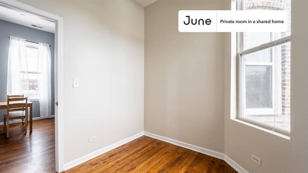 3 BR in Chicago