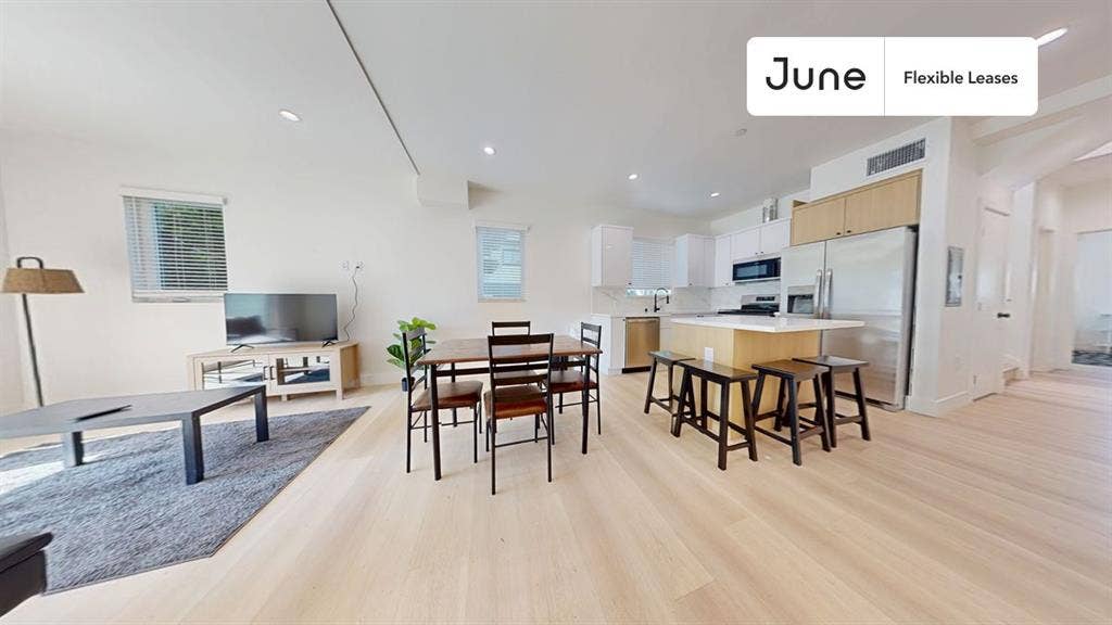 4 BR in Los Angeles