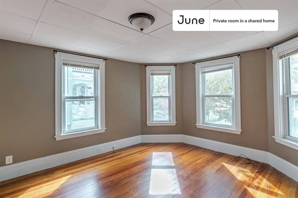 4 BR in Boston