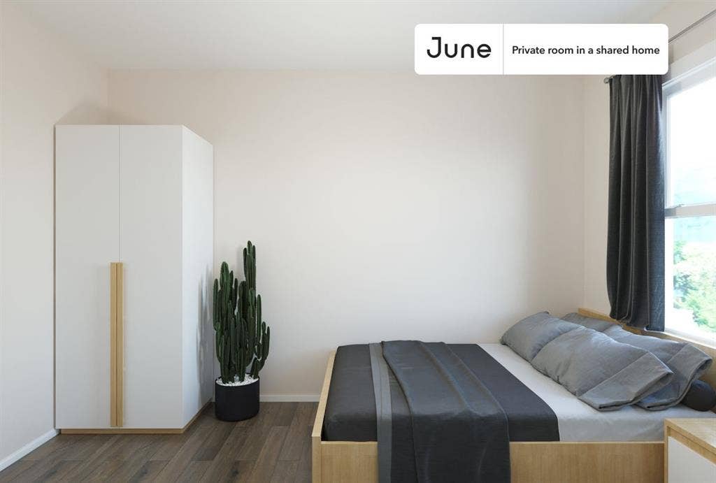 3 BR in Chicago