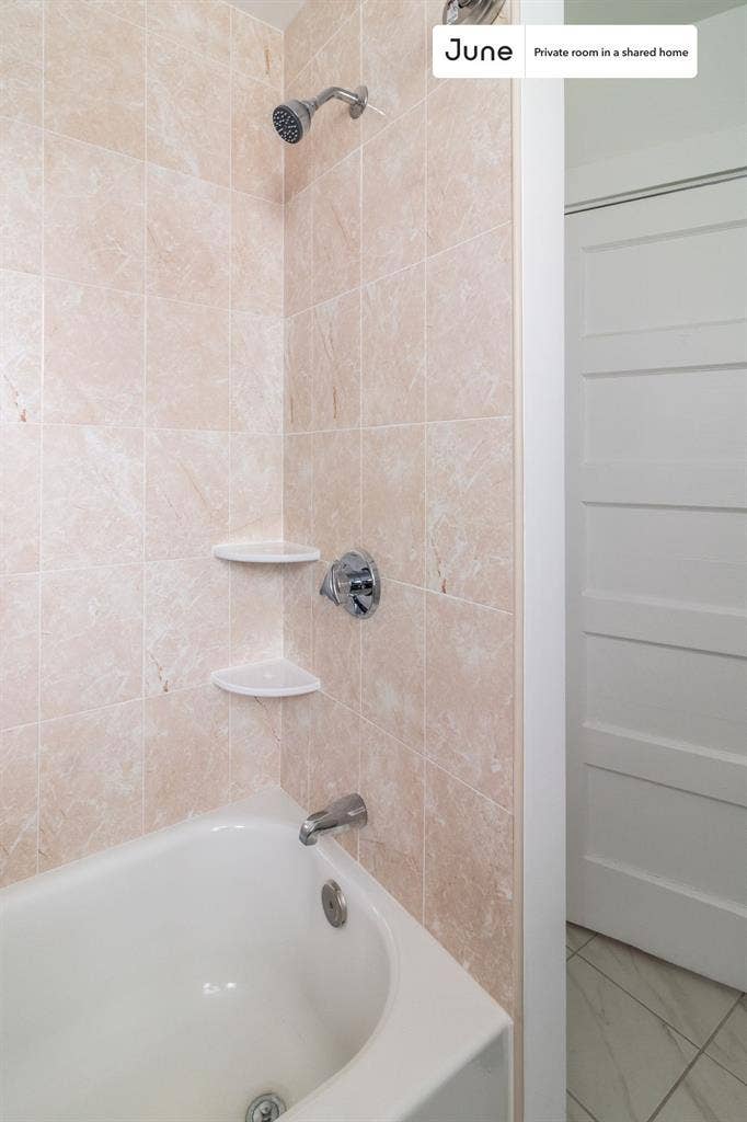 7 BR in Boston