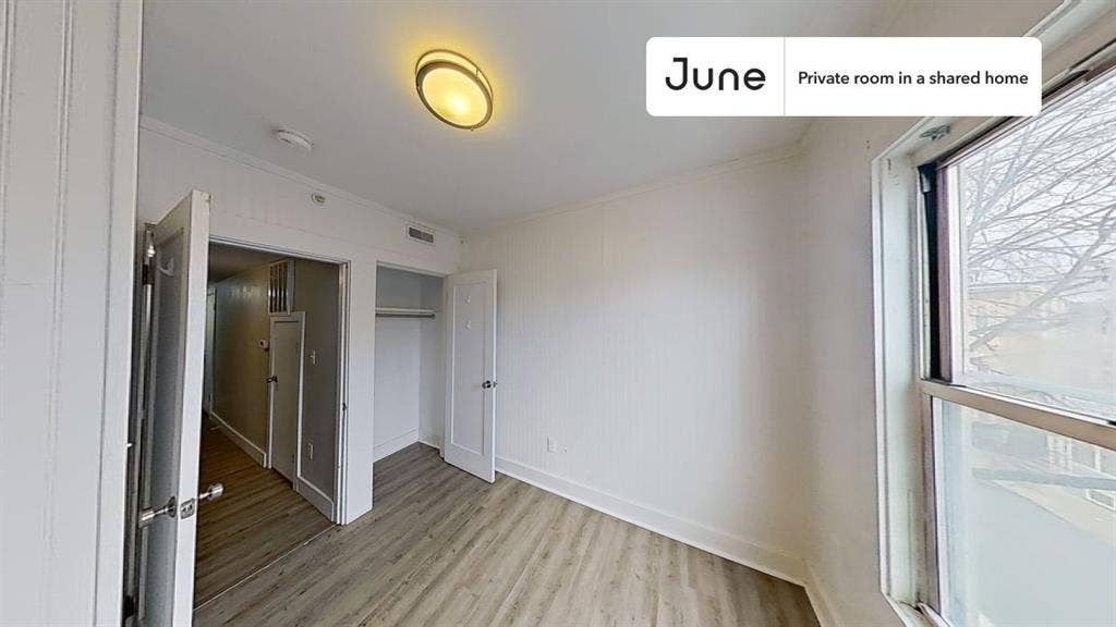 4 BR in Boston
