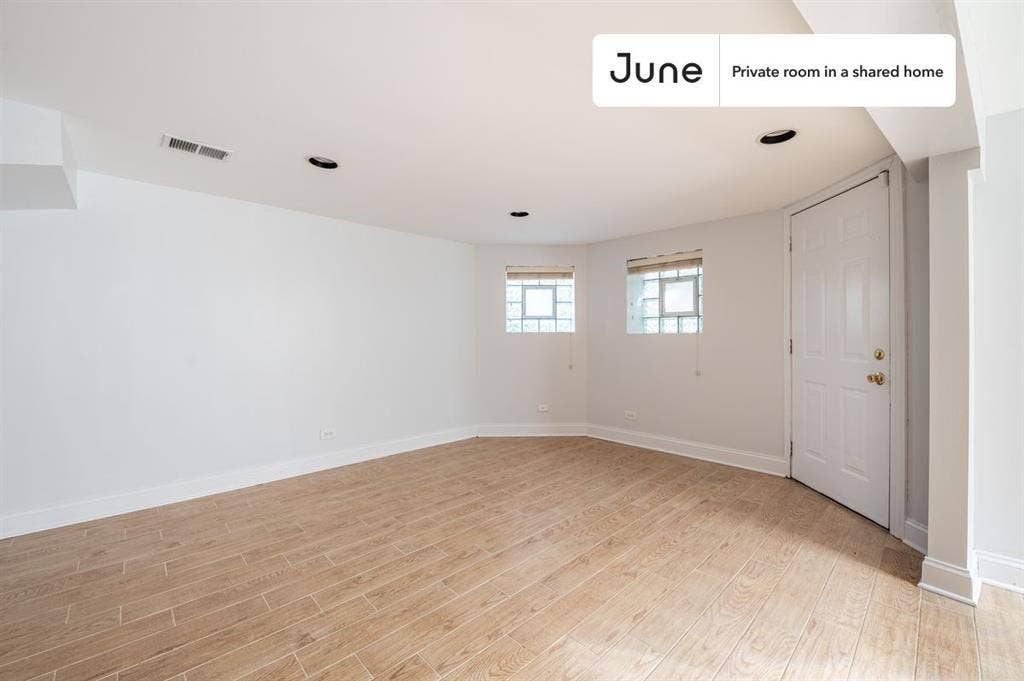 4 BR in Chicago
