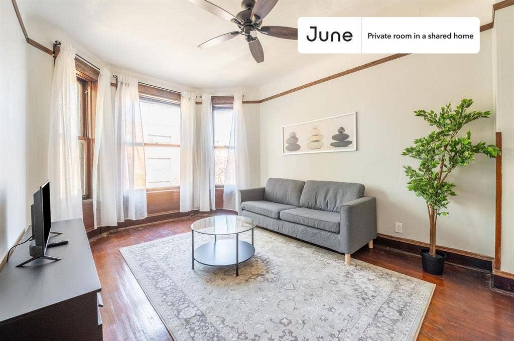 3 BR in Chicago