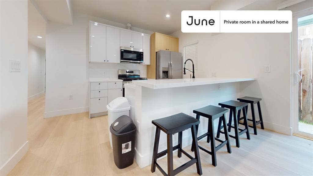 3 BR in Los Angeles
