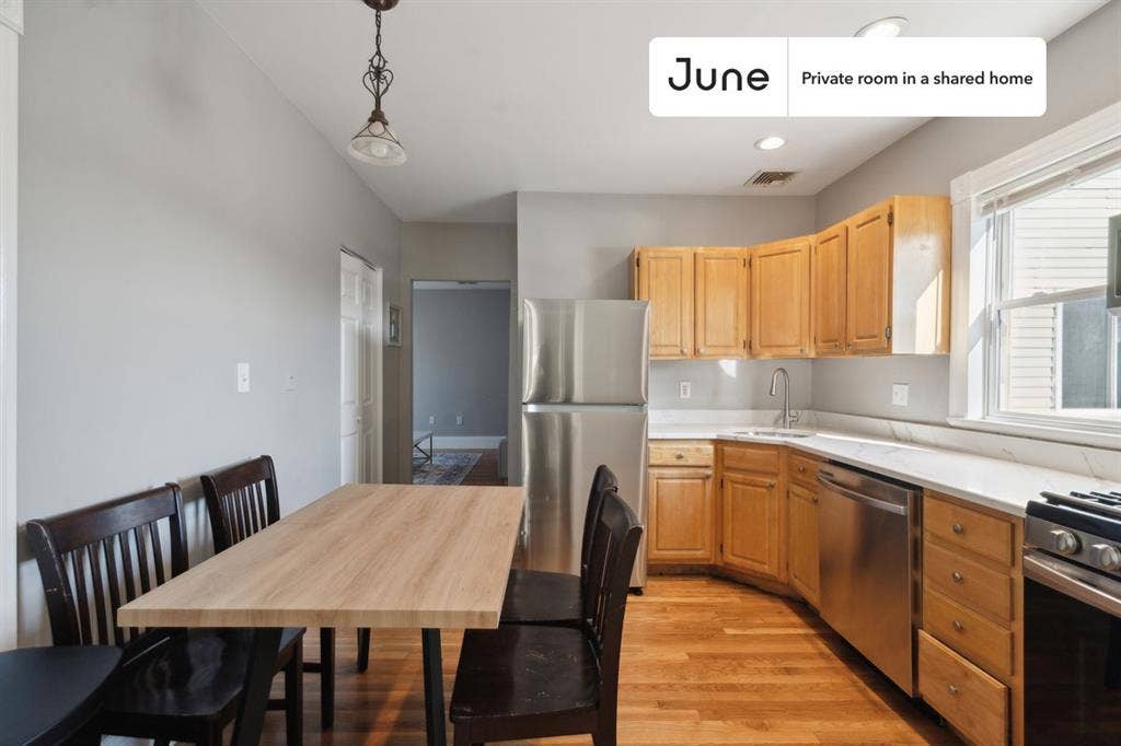 4 BR in Boston