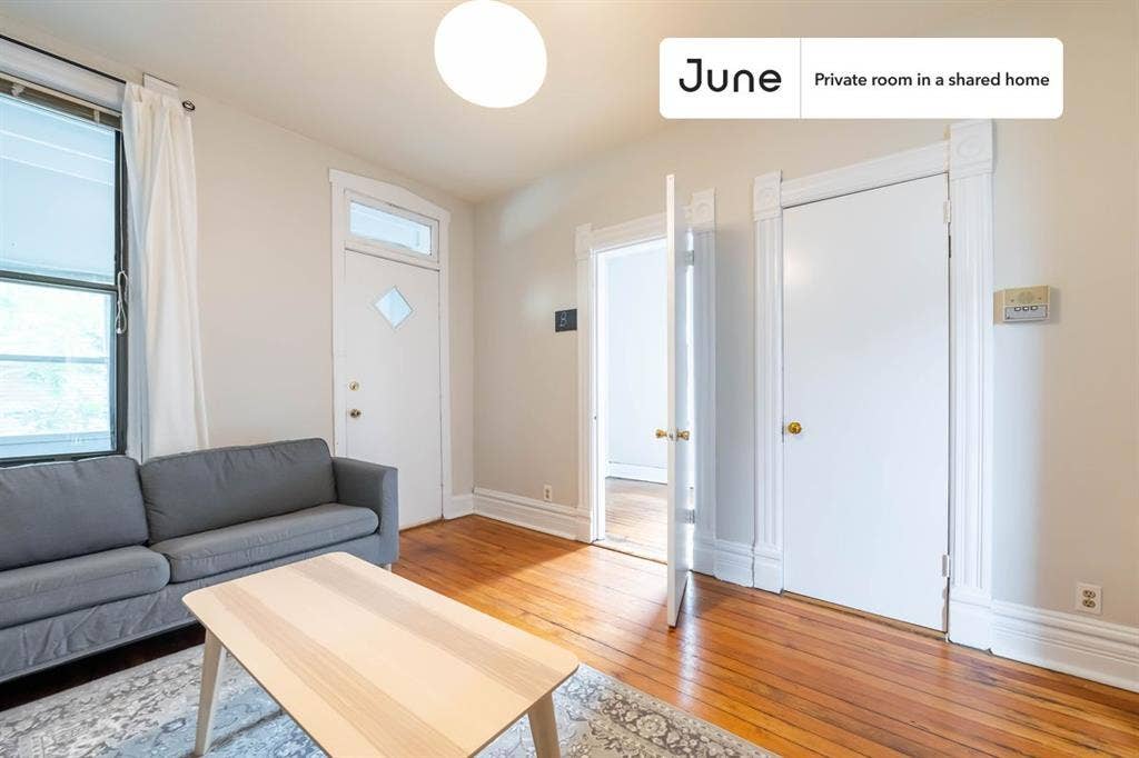 2 BR in Chicago