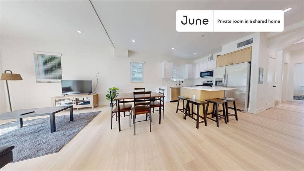 4 BR in Los Angeles