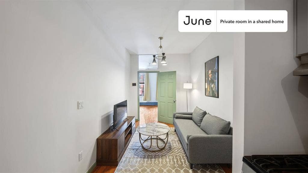 2 BR in New York City