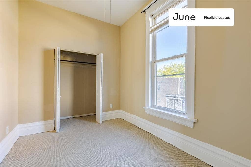 4 BR in Chicago