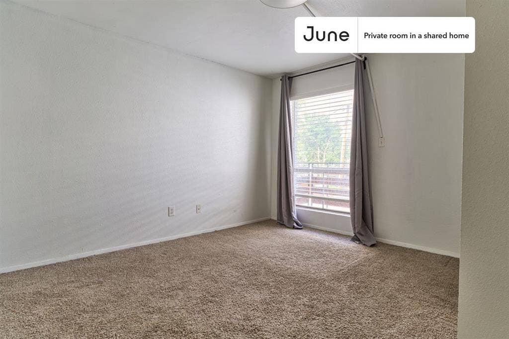 2 BR in Austin