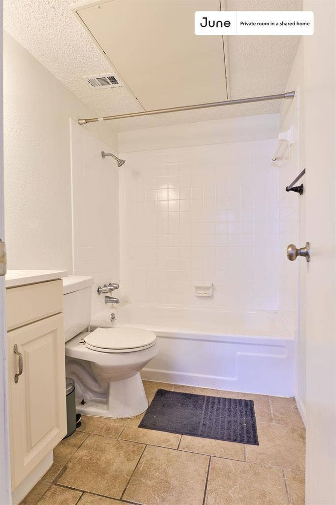 2 BR in Austin