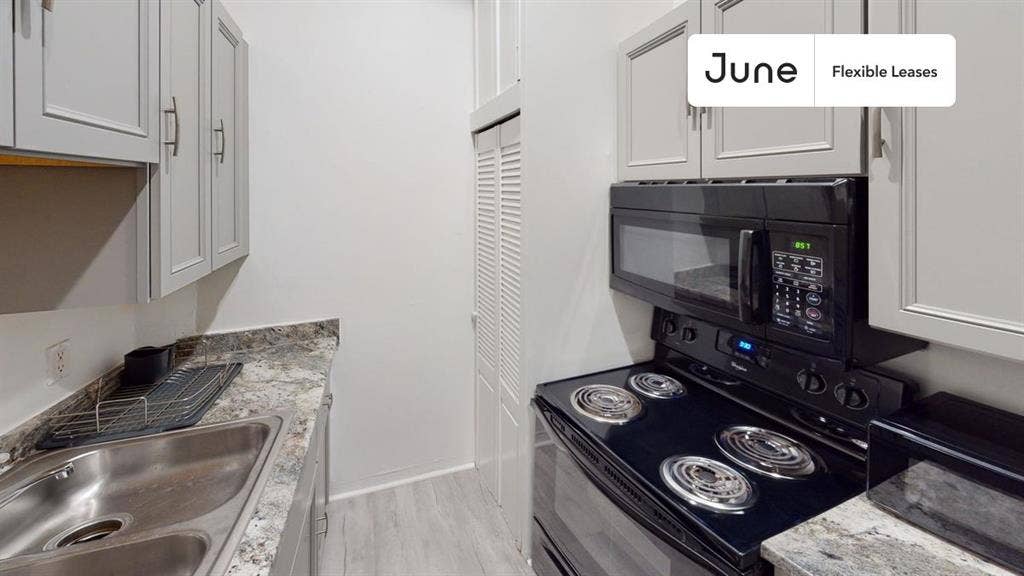1 BR in Boston