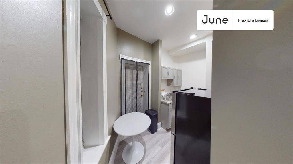 1 BR in Boston