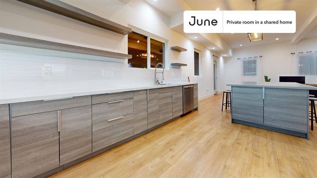 4 BR in Los Angeles