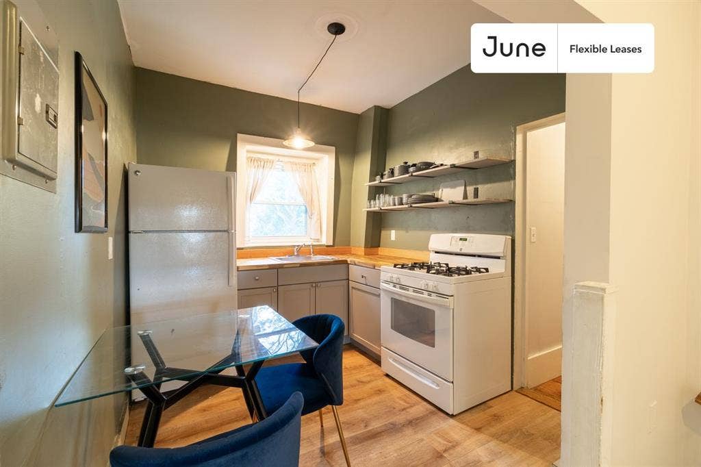 2 BR in Boston