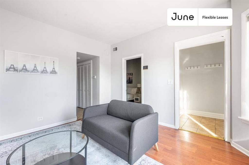 3 BR in Chicago