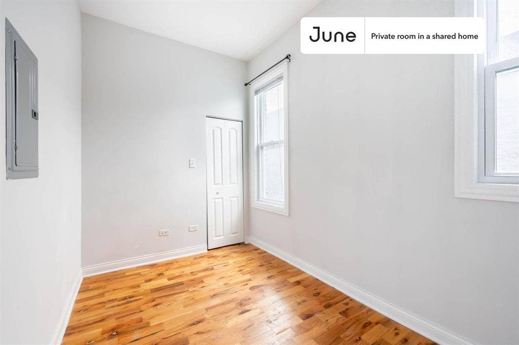 3 BR in Chicago