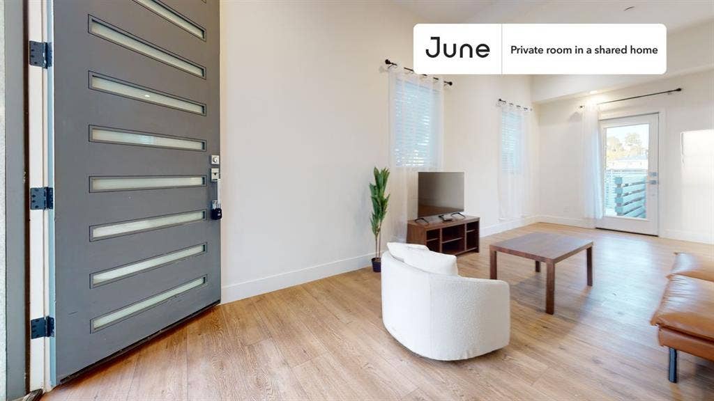 4 BR in Los Angeles