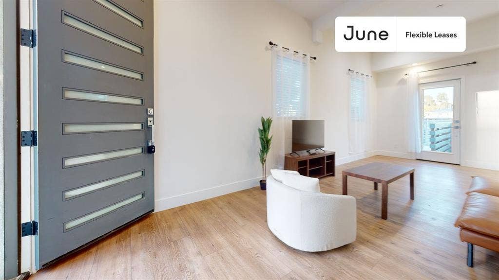4 BR in Los Angeles