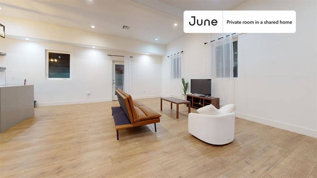 4 BR in Los Angeles