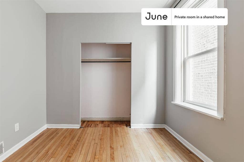 3 BR in Chicago