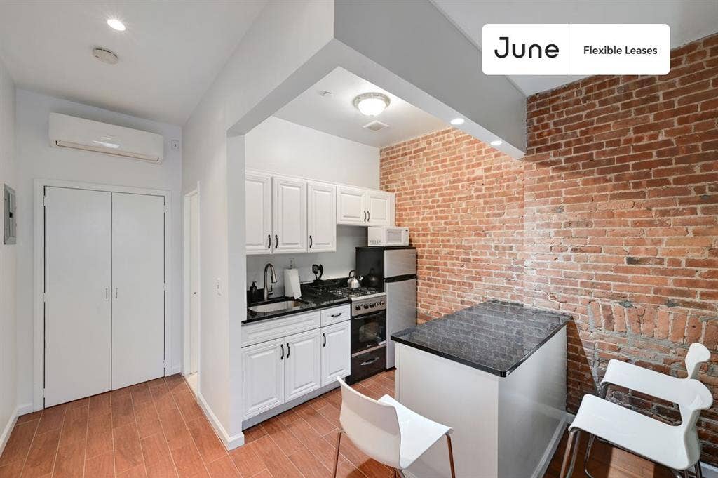 2 BR in New York City