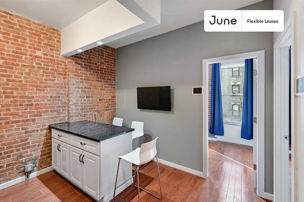 2 BR in New York City