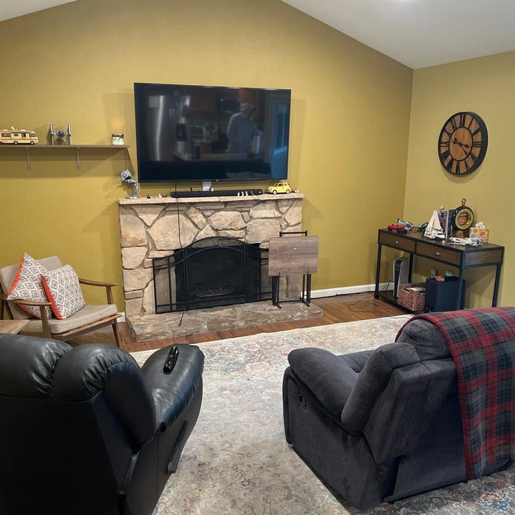 House looking for a third roomy!