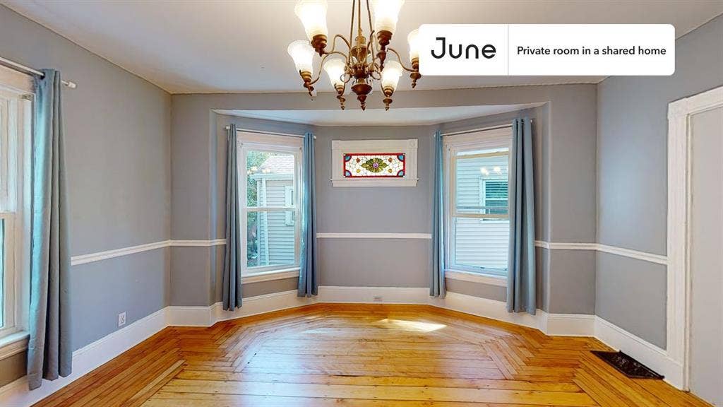 7 BR in Boston
