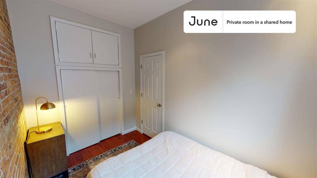 2 BR in New York City