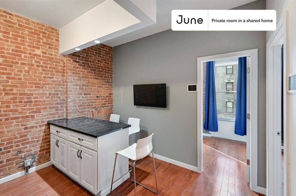 2 BR in New York City