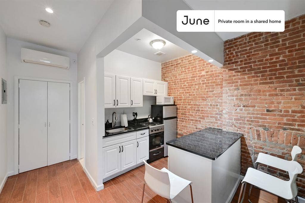 2 BR in New York City