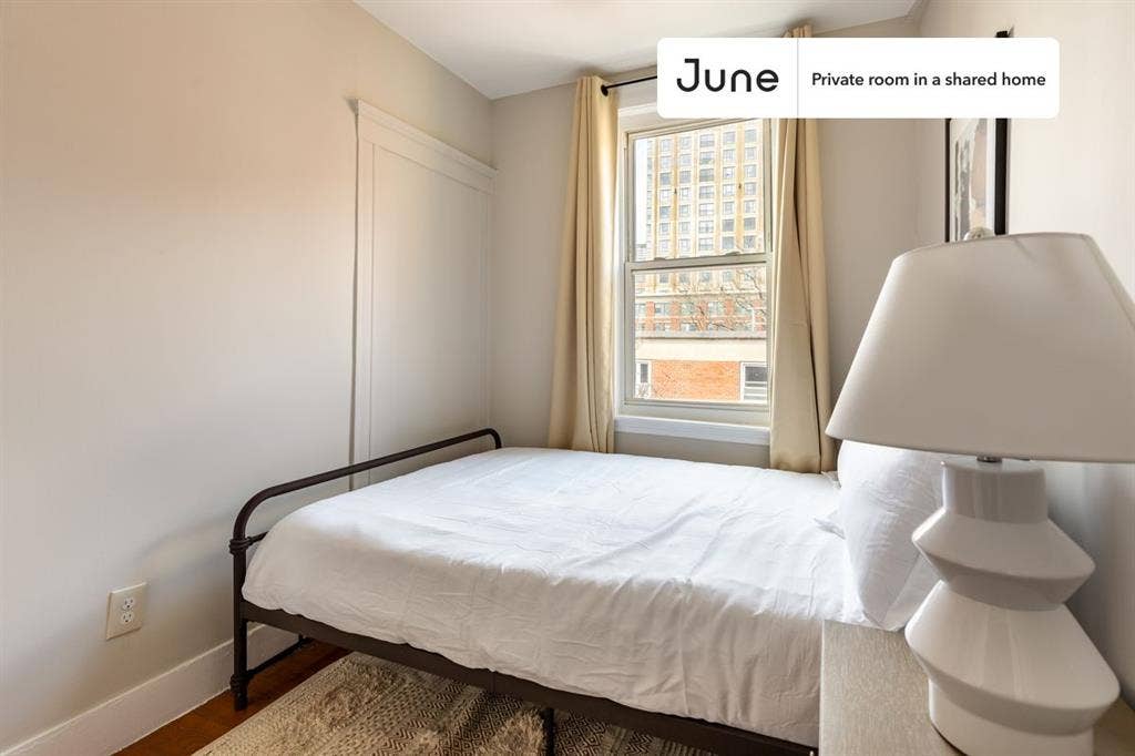 2 BR in Boston