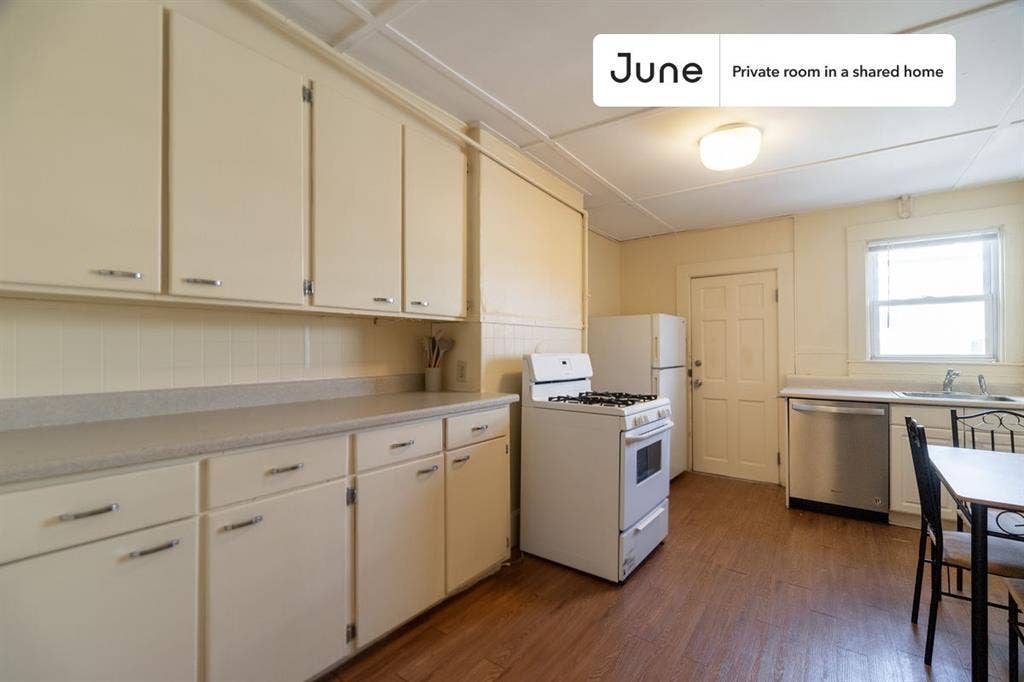 4 BR in Boston