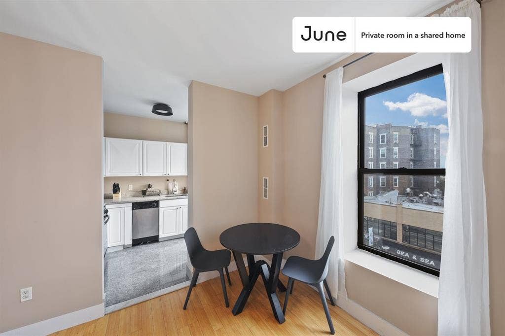 2 BR in New York City