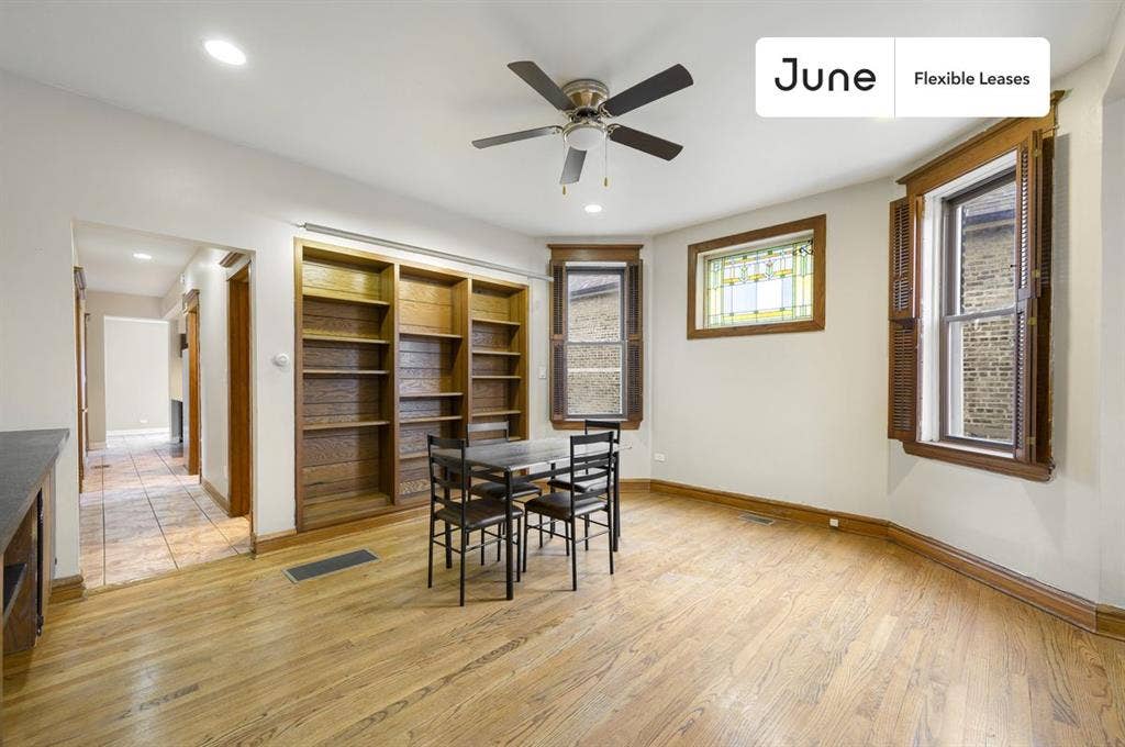2 BR in Chicago